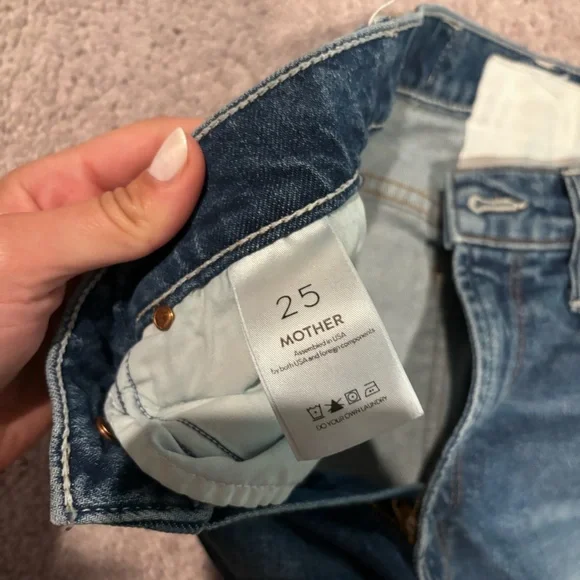 Mother denim, the dazzler, Cowboys don't cry, size 25